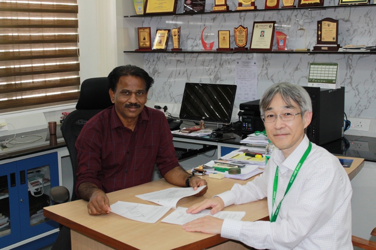 221122-MOU-discussion.jpg