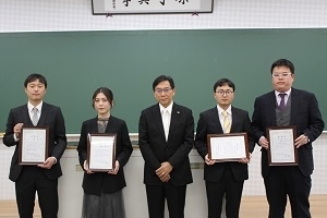 写真向かって左から大島 達也さん，黒田 貴子さん