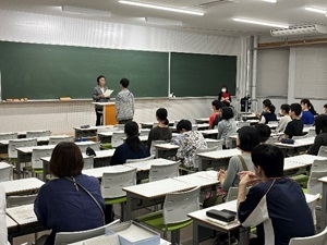 修了証授与の様子