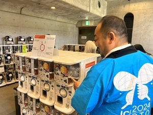 昆虫フィギュアの販売コーナー